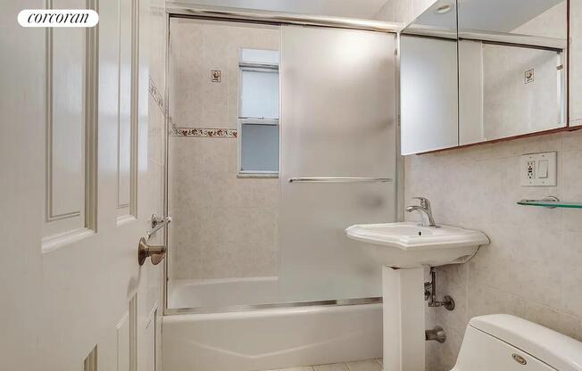 76 15 35 AVE