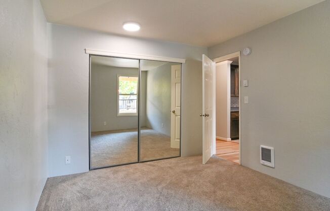 2 beds, 1 bath, $1,650, Unit 102