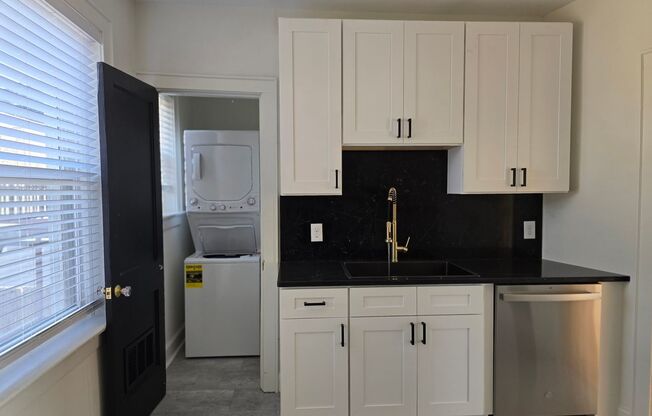 NEWLY RENOVATED APARTMENTS near Rooster on Grand!