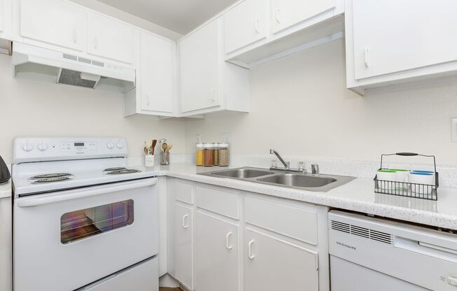 1 bed, 1 bath, 809 sqft, $1,150, Unit 1904