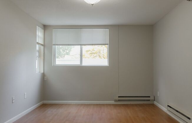 2 beds, 1 bath, 690 sqft, $2,800, Unit 200