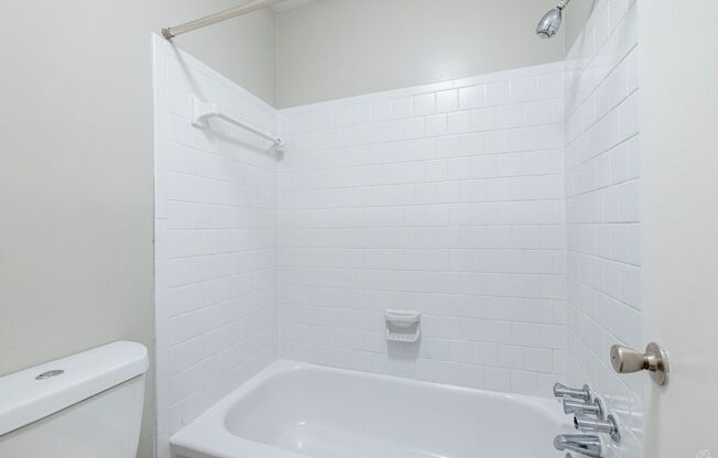 1 bed, 1 bath, 672 sqft, $1,100, Unit 2010-02