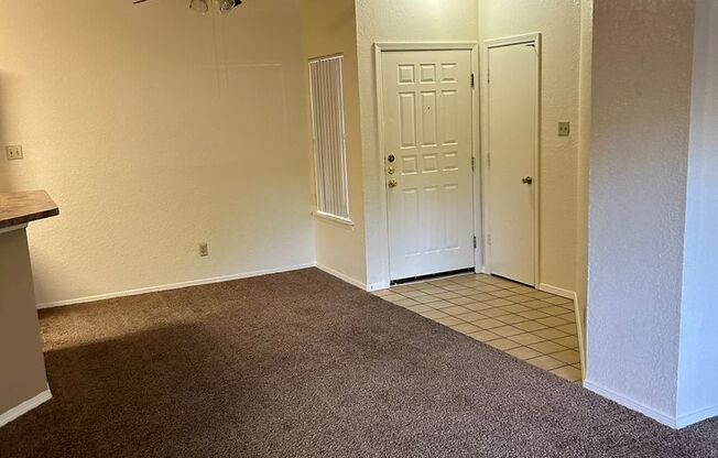 2 beds, 2 baths, 957 sqft, $1,015, Unit 08