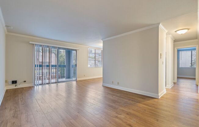 2 beds, 1 bath, 864 sqft, $2,695, Unit 302