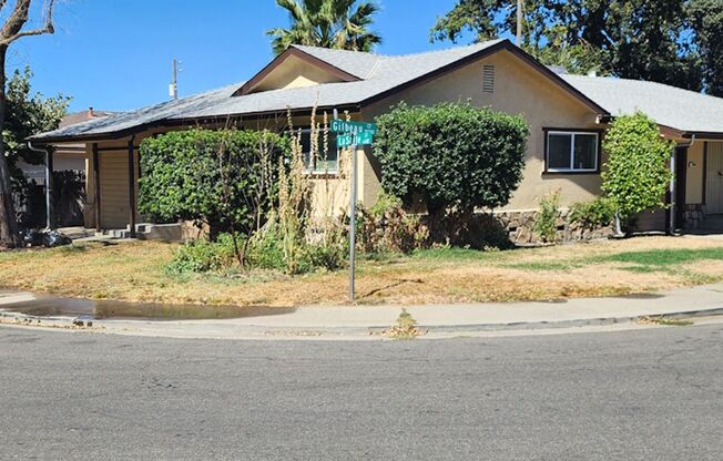 Large and Lovely Fully Renovated 2 Bedroom 1 Bath Duplex Woodbridge CA