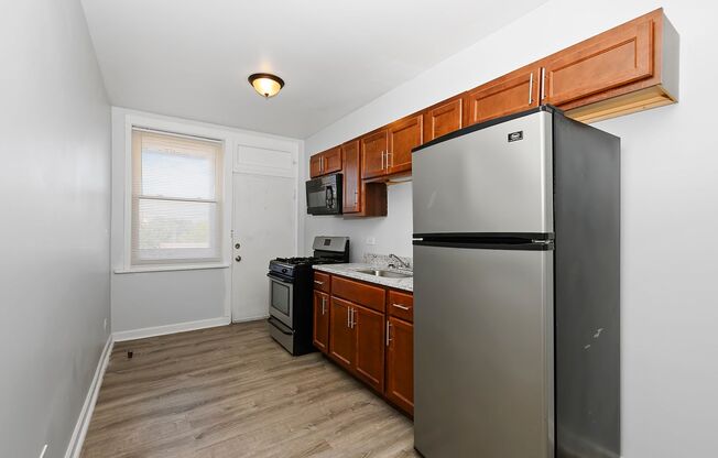 1514-1516 E 67th PL