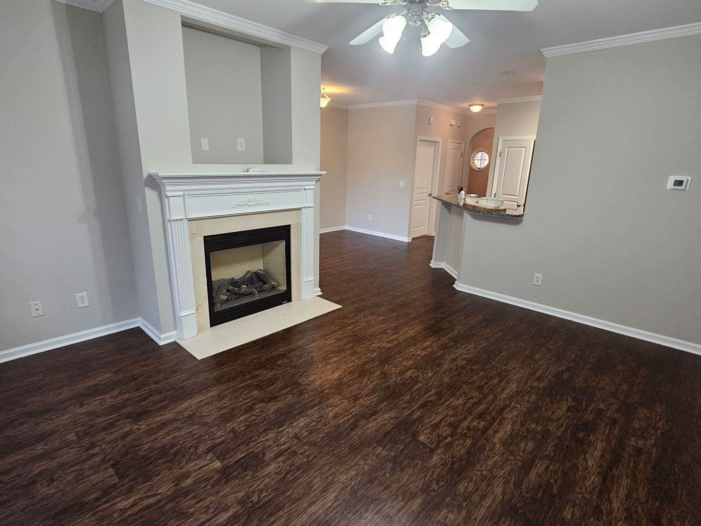 Awesome 3Br 2.5Ba Townhome w/ Bonus Room & 2 Car Garage!  Available Now!