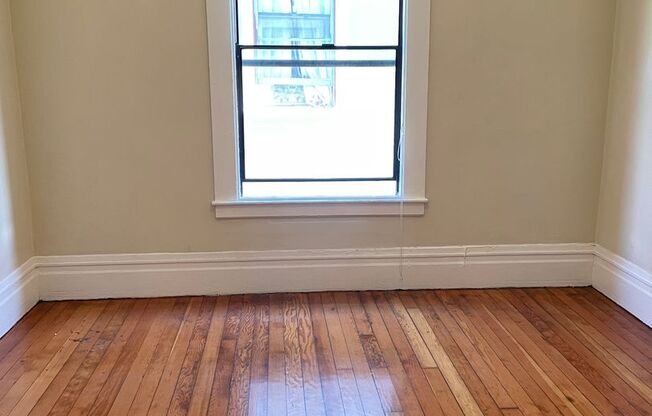 2 beds, 1 bath, 875 sqft, $3,195, Unit 22