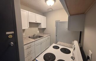 2 beds, 1 bath, 1,000 sqft, $773, Unit 12