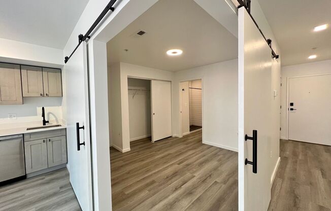 1 bed, 1 bath, 504 sqft, $1,665, Unit 412