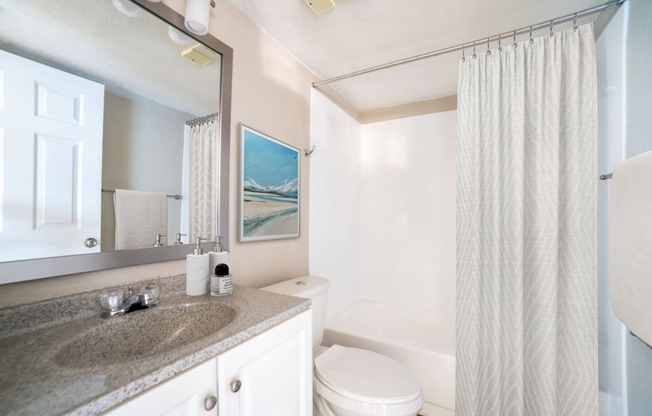 an apartment bathroom at Lago Bello Apartment