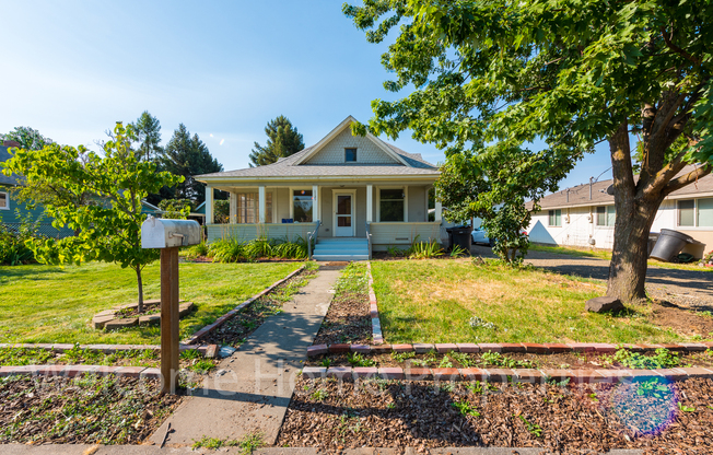 Classic 2 Bedroom Home with Tall Ceilings