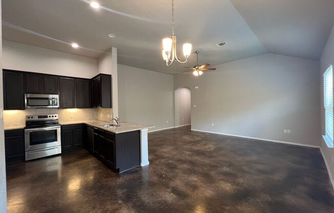 3 beds, 2 baths, $1,295, Unit 1144 Burek Cross