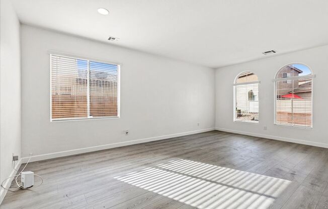 4 beds, 2.5 baths, $2,695