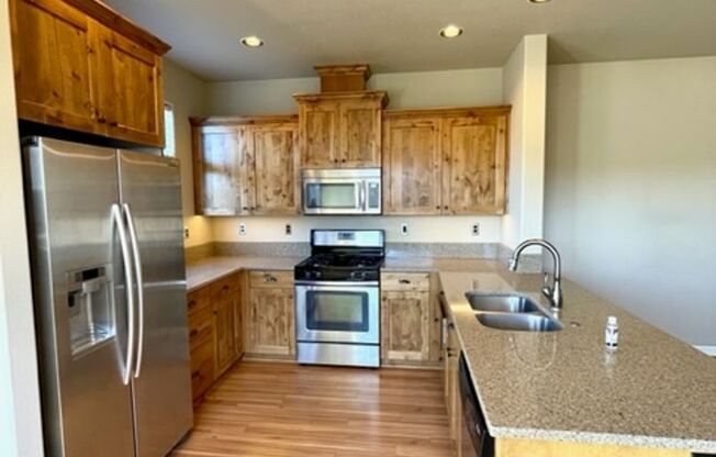 3 beds, 2.5 baths, $2,495