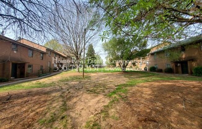 Fayetteville Village Apartments | 1332 Gray Avenue Apt A
