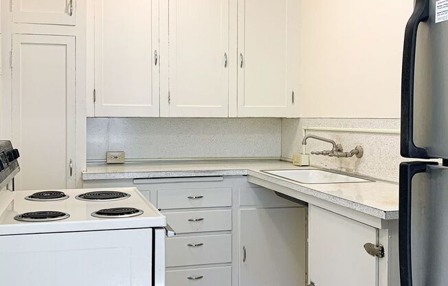 Broadway Crest Apartments