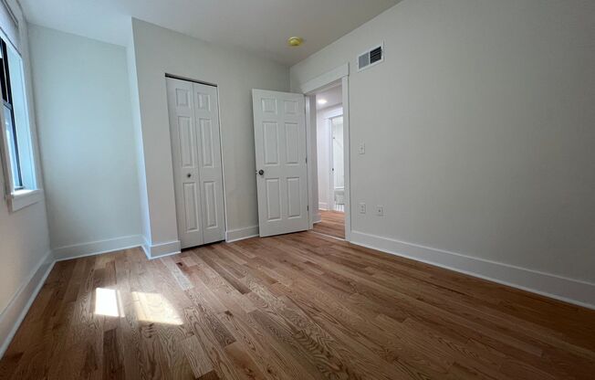 2 beds, 1 bath, 750 sqft, $1,999, Unit 5635 Hobart St. #35