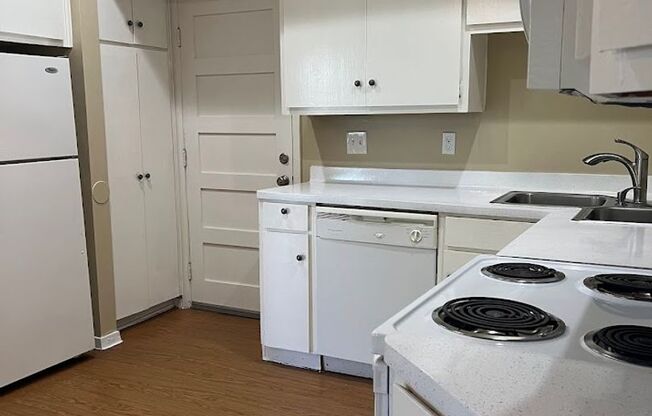 Studio, 1 bath, 500 sqft, $1,400, Unit 117