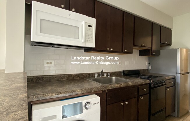 1735 W Bryn Mawr Ave