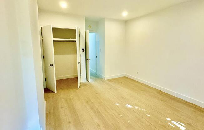 1 bed, 1 bath, $3,500, Unit 1-R