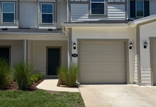 New 3/2.5 Townhome In Orchard Park!