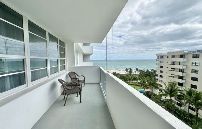 Furnished Studio for Rent in the iconic oceanfront Decoplage Condominium: where the ocean meets Lincoln Road!