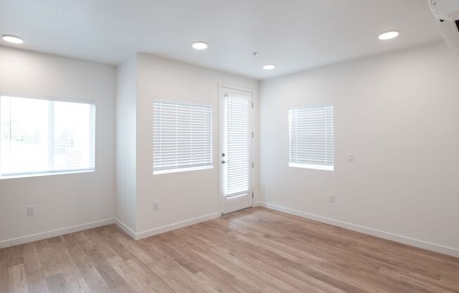 1 bed, 1.5 baths, 553 sqft, $1,750, Unit 204