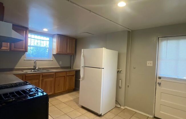 2 beds, 1 bath, $1,395, Unit 1436