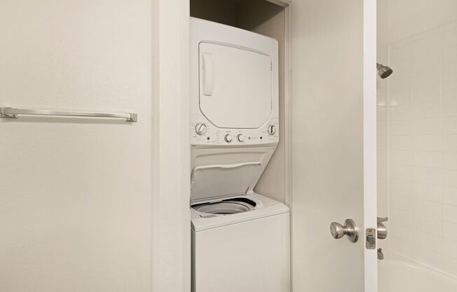 1 bed, 1 bath, 550 sqft, $1,250, Unit 014