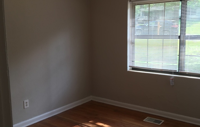 3 beds, 1 bath, $1,395