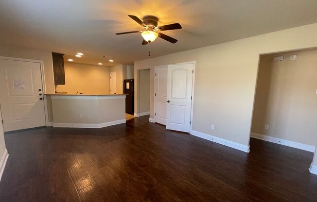 Classically Styled 3/2 In Wonderful Weatherford! ((All Kitchen Appliances Included)) Granite Countertops & Custom Wood Cabinets ~ Master Suite w/ Walk In Closet ~ Covered Parking & Landscaping Included! ((Coming Soon))