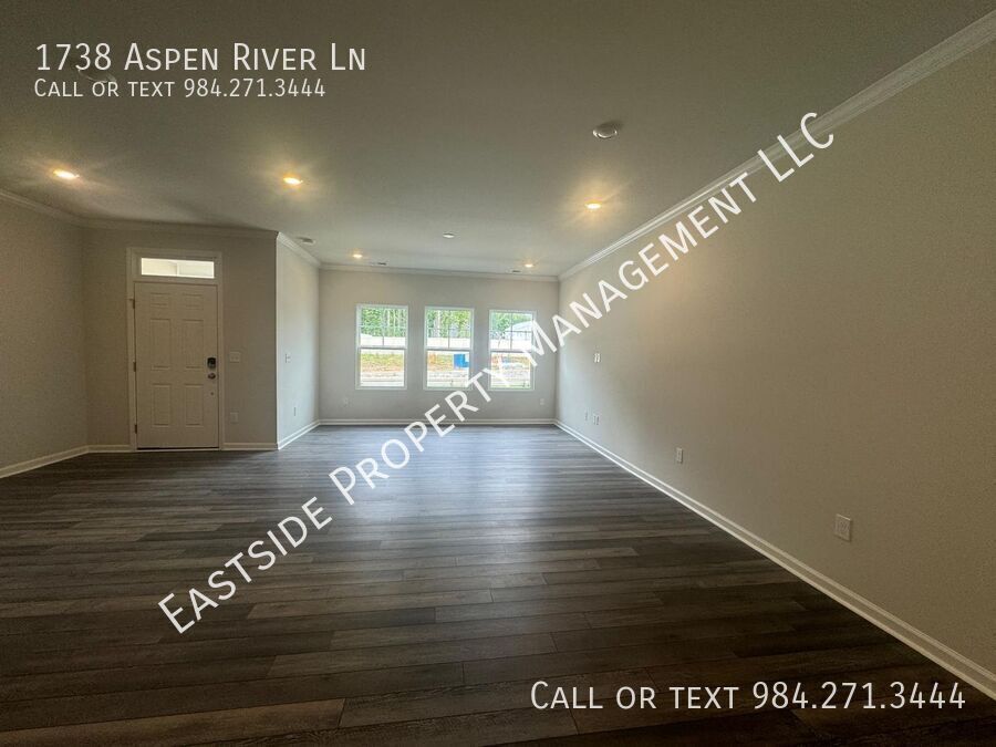 1738 ASPEN RIV LN