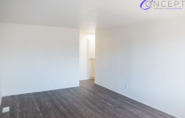 2 beds, 1 bath, 940 sqft, $1,275, Unit 31