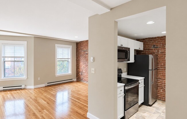 2 beds, 1 bath, 850 sqft, $3,850, Unit TEN