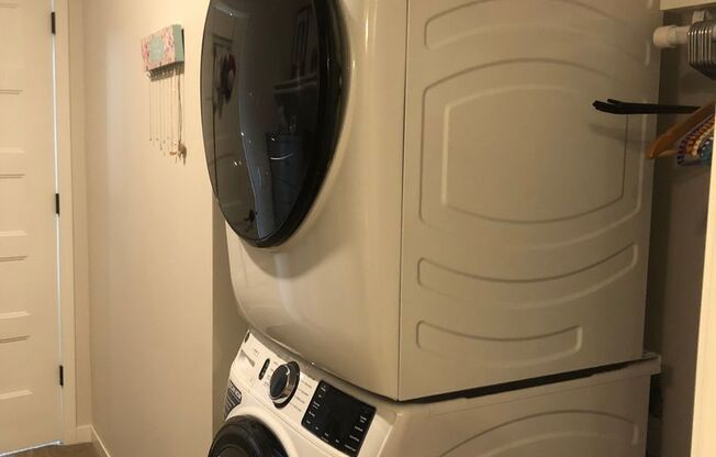 1 bed, 1 bath, 918 sqft, $2,495, Unit 206