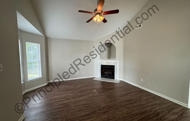 3 beds, 2 baths, $1,600