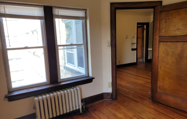 1 bed, 1 bath, $995, Unit 302