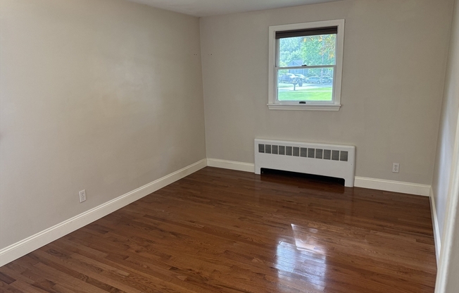 16 SARAN AVE