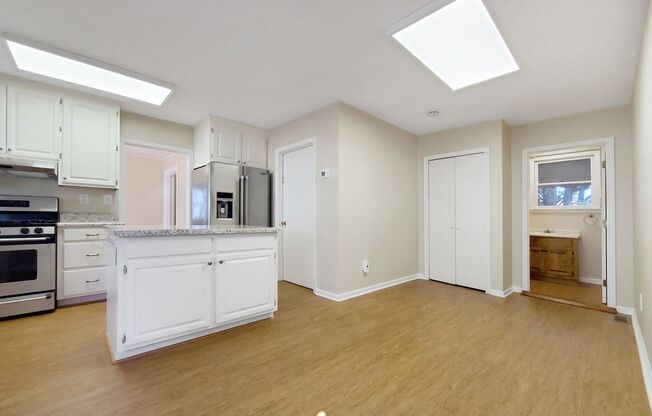 5 Bedroom 3.5 Bath Brick home in Downtown Greenville !!!!