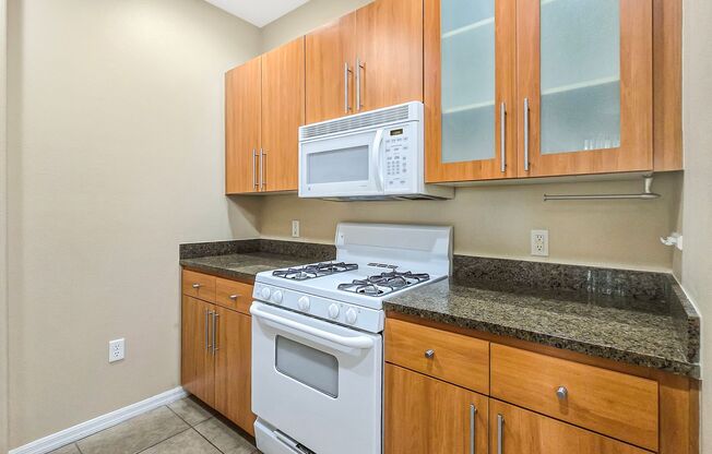 2 beds, 2 baths, $1,525, Unit UNIT 1116