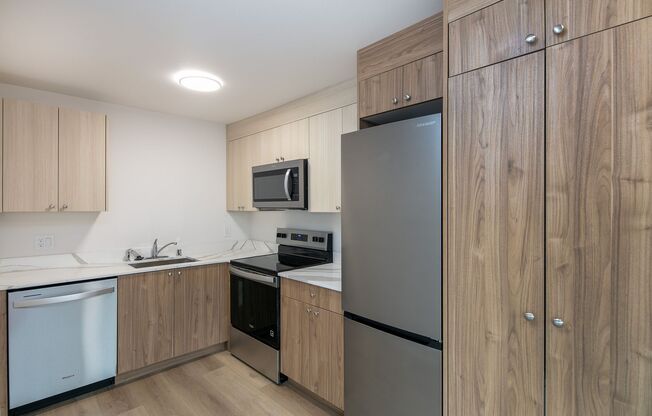 2 beds, 1 bath, 867 sqft, $3,225, Unit 102