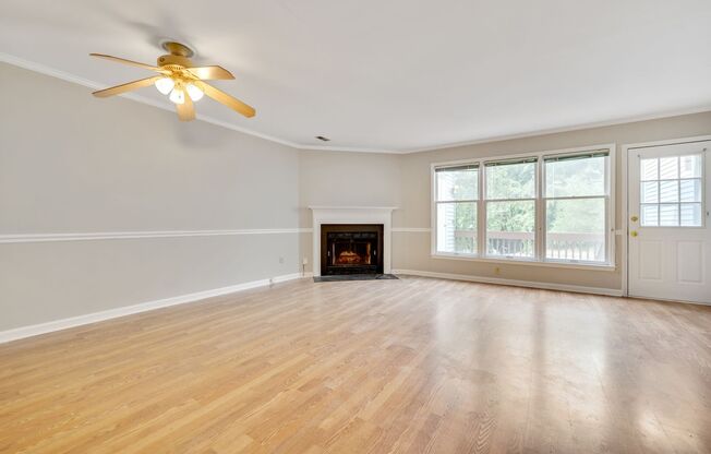 Chapel Hill townhouse- Available September 10th