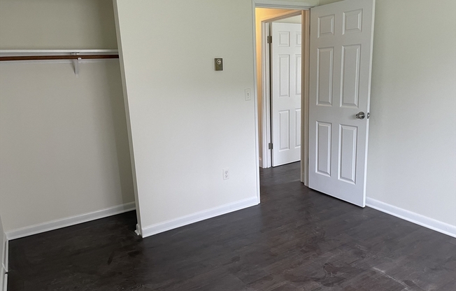 6 UNIVERSAL ST