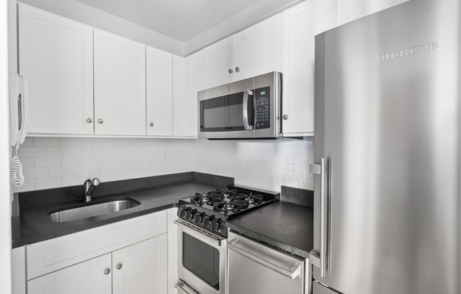 14 HORATIO ST