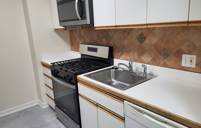 1 bed, 1 bath, 870 sqft, $2,900, Unit 509