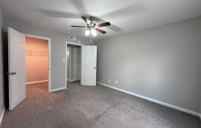 2 beds, 1 bath, 750 sqft, $1,295, Unit 264- Seals
