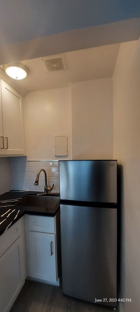 Studio, 1 bath, $1,279, Unit 13