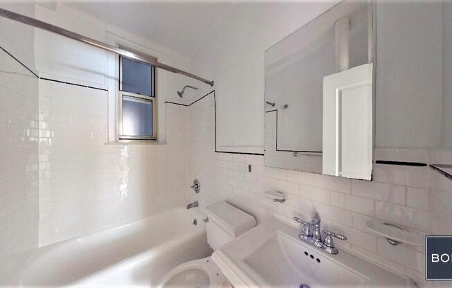 25 E 10th St