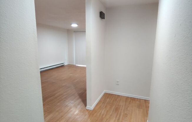 2 beds, 1 bath, 800 sqft, $1,150, Unit 501